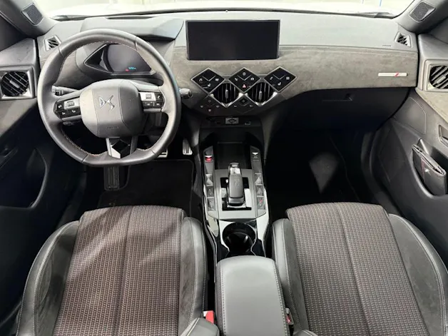 DS Automobiles 3 Crossback E-Tense Performance Line