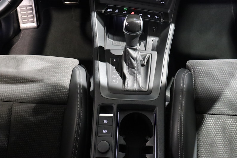 Vehicle image AUDI Q3