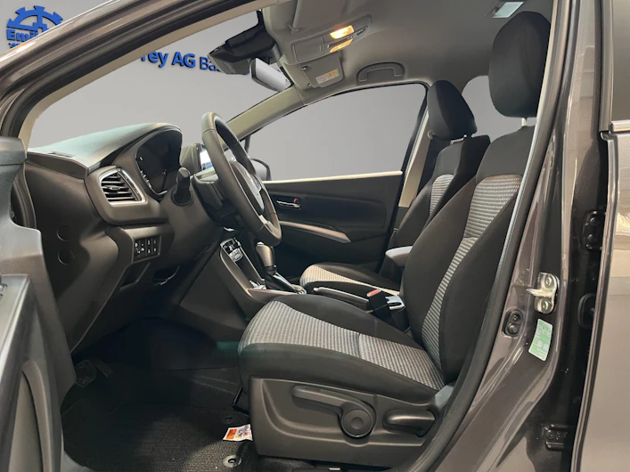 Fahrzeugbild SUZUKI S-CROSS
