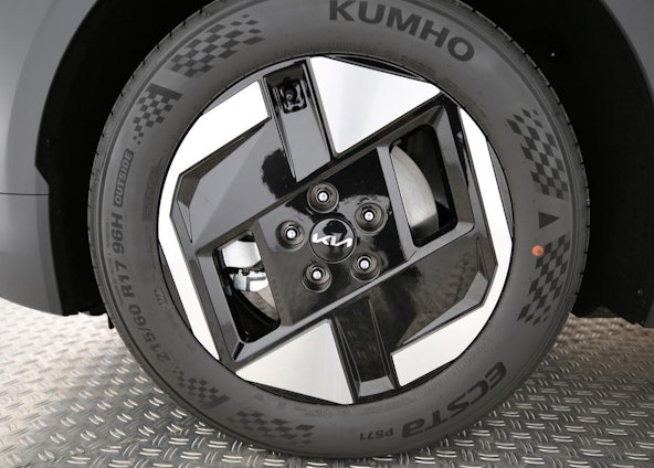 Vehicle image 5 Vehicle image 5