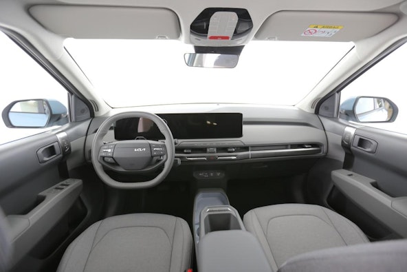 Vehicle image 4 Vehicle image 4