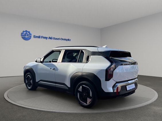 Vehicle image 6 Vehicle image 6