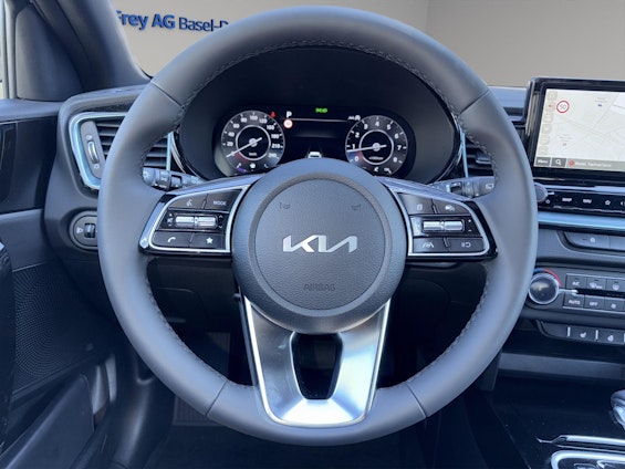 Vehicle image 4 Vehicle image 4