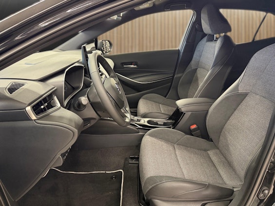 Vehicle image 11 Vehicle image 11