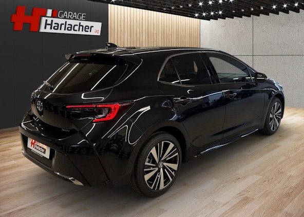 Vehicle image 4 Vehicle image 4