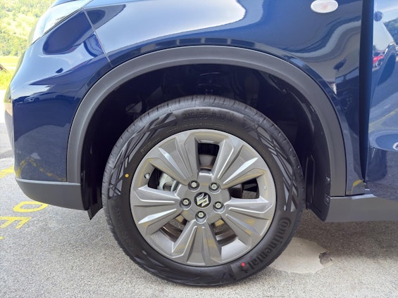 Vehicle image 16 Vehicle image 16