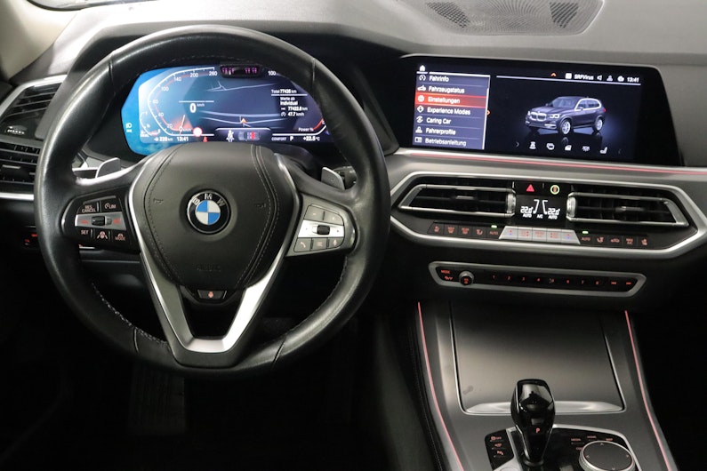 Vehicle image BMW X5