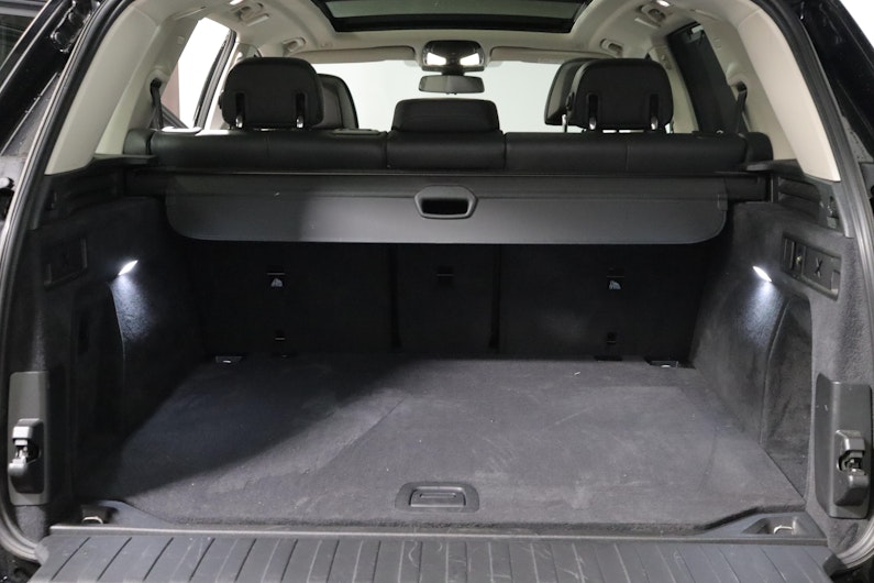 Vehicle image BMW X5