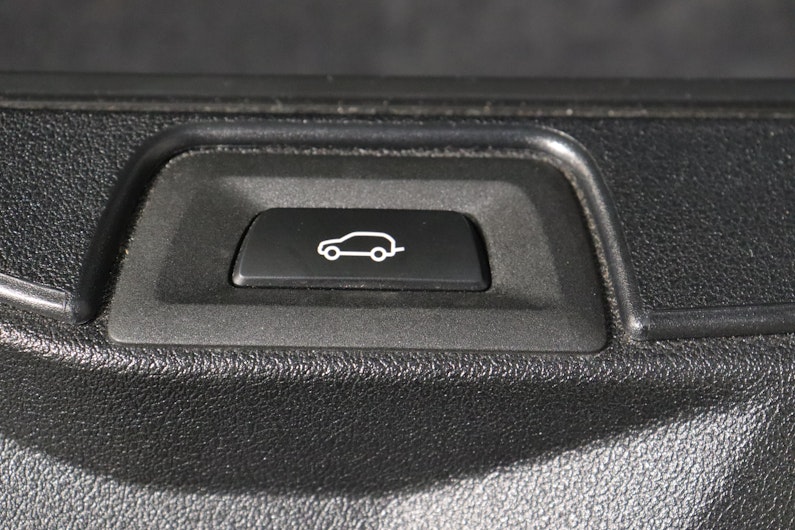 Vehicle image BMW X5