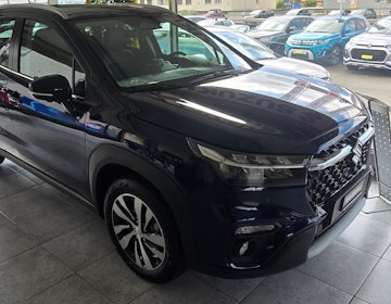 Vehicle image SUZUKI S-CROSS 0 Vehicle image SUZUKI S-CROSS 0