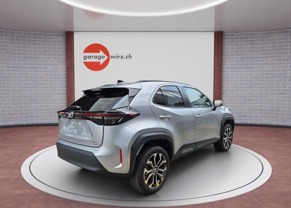 Vehicle image 4 Vehicle image 4