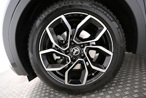 Vehicle image TOYOTA C-HR 2.0 HEV Trend 4x4