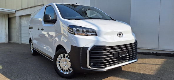 First vehicle image