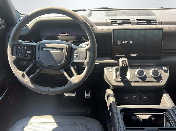 Vehicle image LAND ROVER DEFENDER