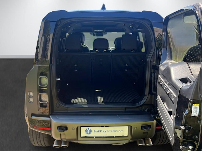 Vehicle image LAND ROVER DEFENDER