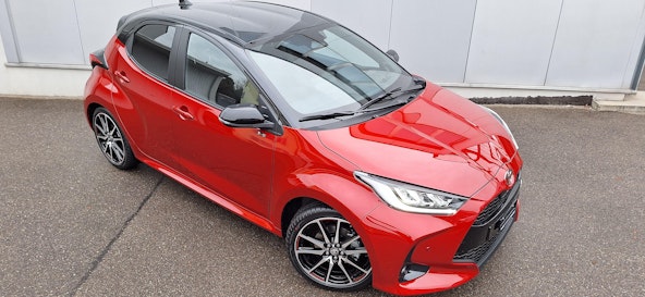 First vehicle image