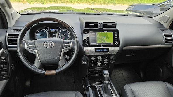 Vehicle image 8 Vehicle image 8