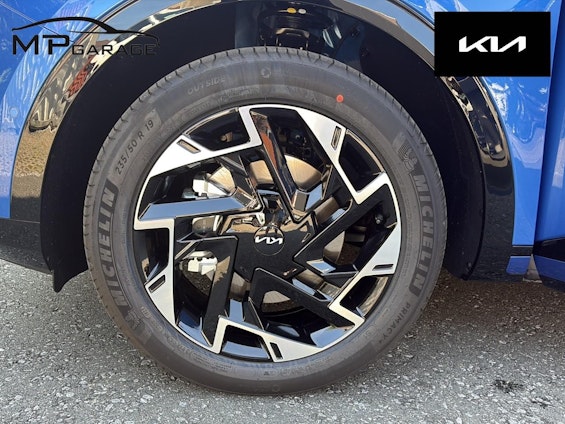 Vehicle image 17 Vehicle image 17