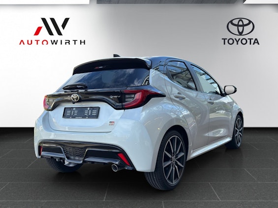 Vehicle image 4 Vehicle image 4