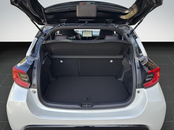 Vehicle image 17 Vehicle image 17