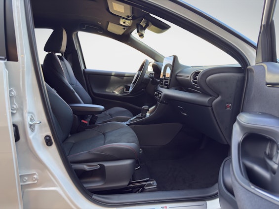 Vehicle image 15 Vehicle image 15