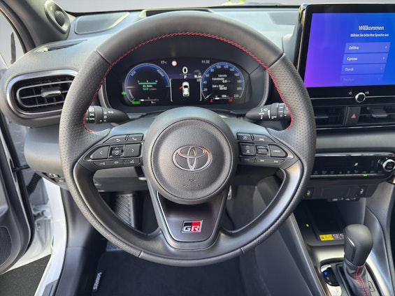 Vehicle image 9 Vehicle image 9