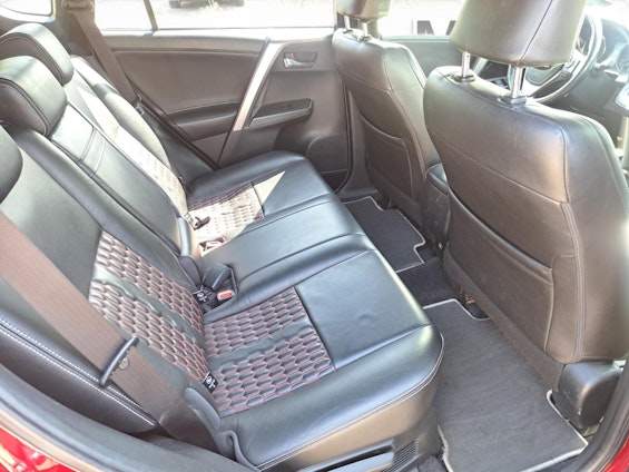 Vehicle image 9