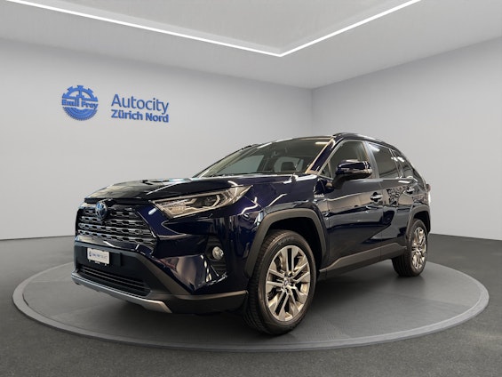 First vehicle image
