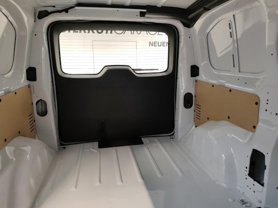 Vehicle image 19 Vehicle image 19