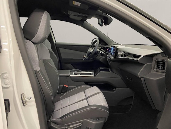 Vehicle image 11 Vehicle image 11