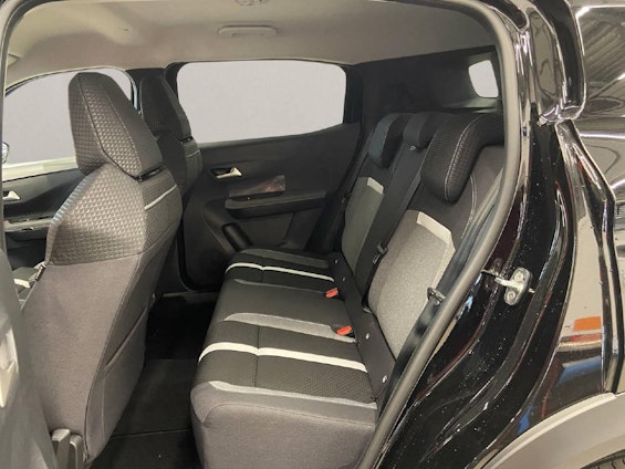 Vehicle image 9 Vehicle image 9