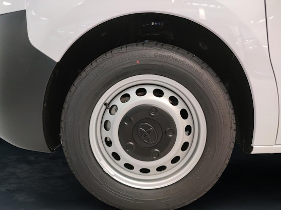 Vehicle image 18 Vehicle image 18