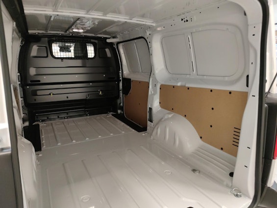 Vehicle image 8 Vehicle image 8