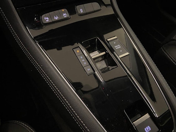 Vehicle image 8 Vehicle image 8