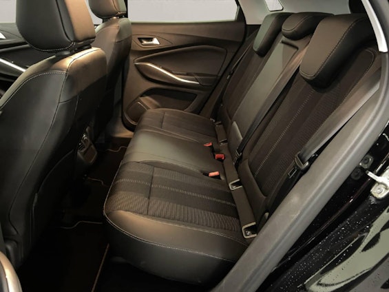 Vehicle image 10 Vehicle image 10