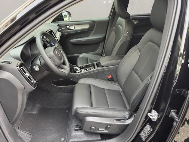 Volvo XC40 2.0 B3 MH Plus Dark