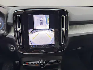 Volvo XC40 2.0 B3 MH Plus Dark