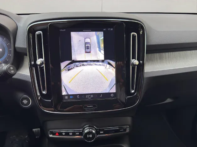 Volvo XC40 2.0 B3 MH Plus Dark