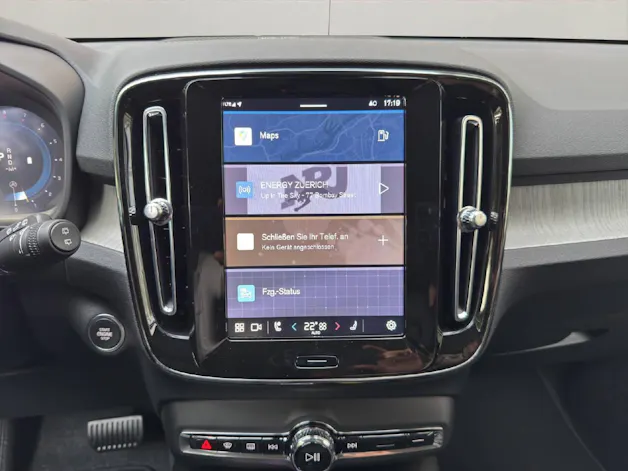 Volvo XC40 2.0 B3 MH Plus Dark