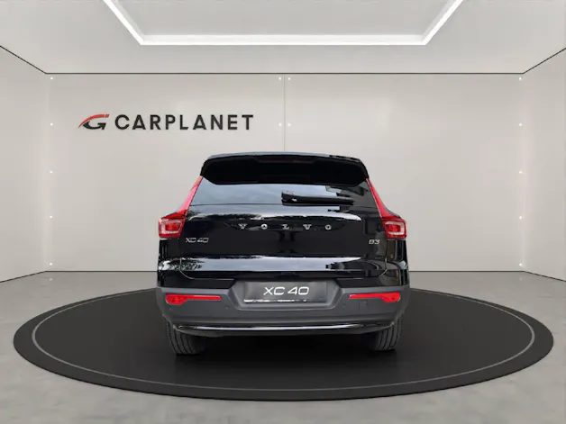 Volvo XC40 2.0 B3 MH Plus Dark