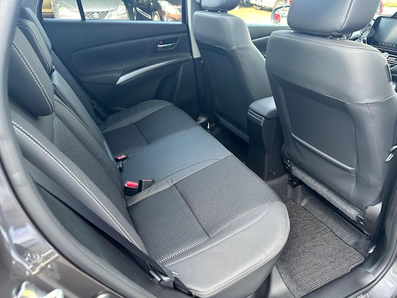 Vehicle image 8 Vehicle image 8