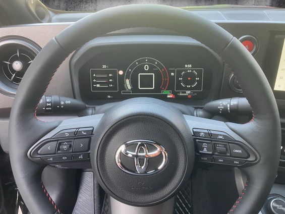 Vehicle image 7