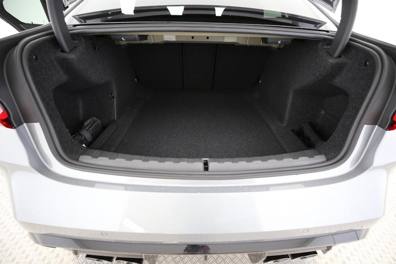 Vehicle image BMW 3 SERIES