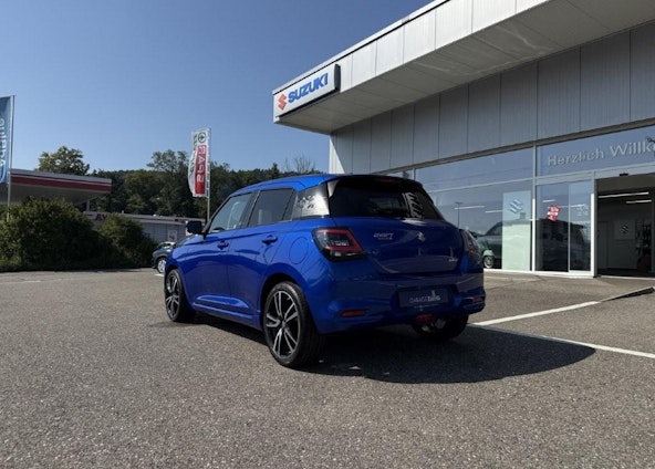 Vehicle image 4 Vehicle image 4