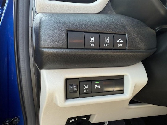 Vehicle image 19 Vehicle image 19