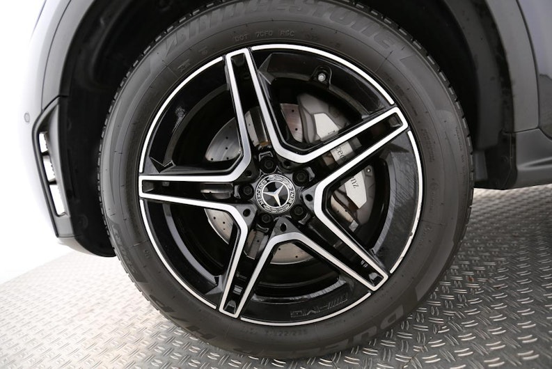 Vehicle image MERCEDES-BENZ GLC 300