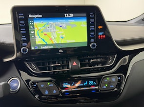 Vehicle image TOYOTA C-HR 2.0 VVTi HSD Premium