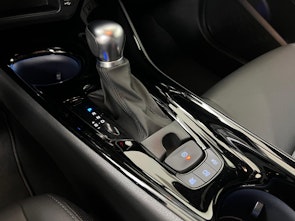 Vehicle image TOYOTA C-HR 2.0 VVTi HSD Premium