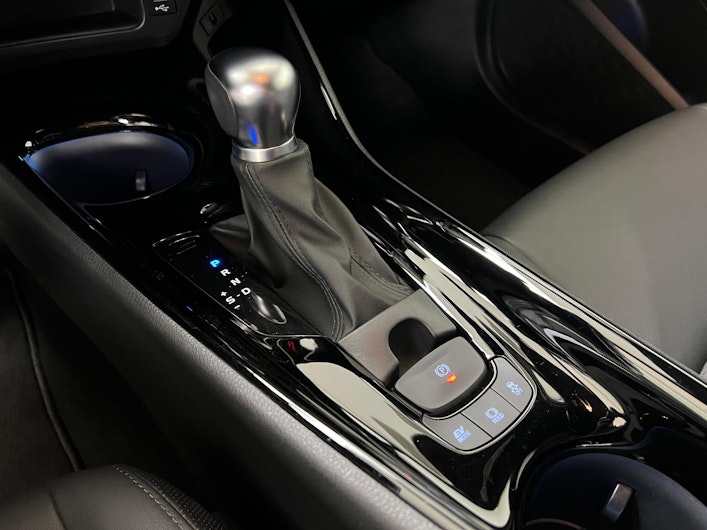 Vehicle image TOYOTA C-HR