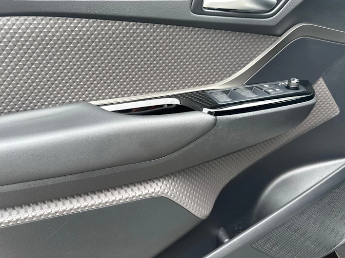 image du véhicule TOYOTA C-HR